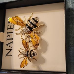 Napier bumble bee pin
